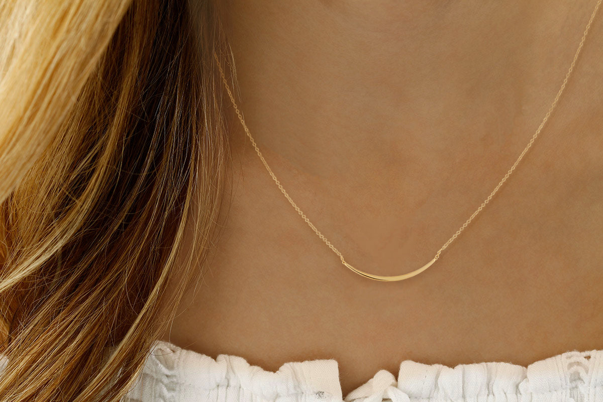 Half Curved Wire Necklace