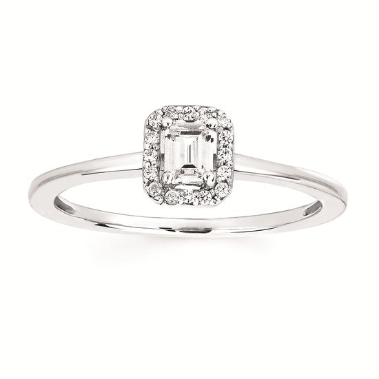 Diamond Halo Engagement Ring