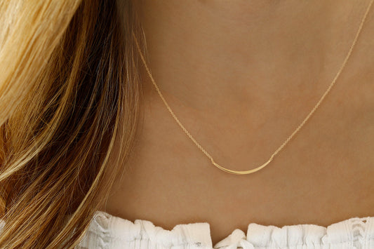 Half Curved Wire Necklace