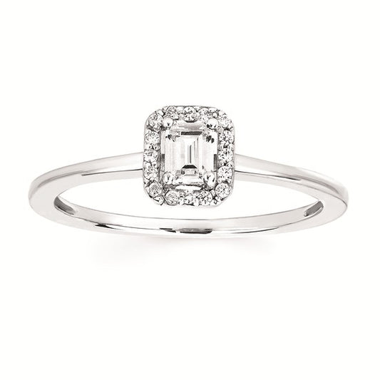 Diamond Halo Engagement Ring