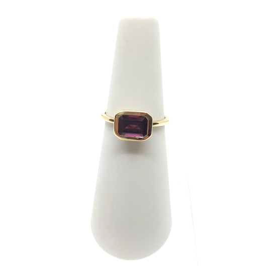 Yellow Gold Ring with Rhodolite