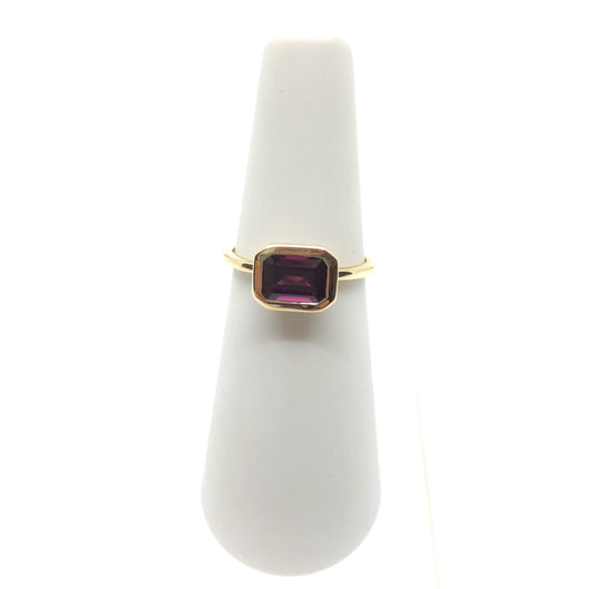 Yellow Gold Ring with Rhodolite